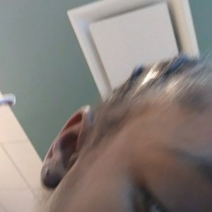 Meet your Posher, Leon